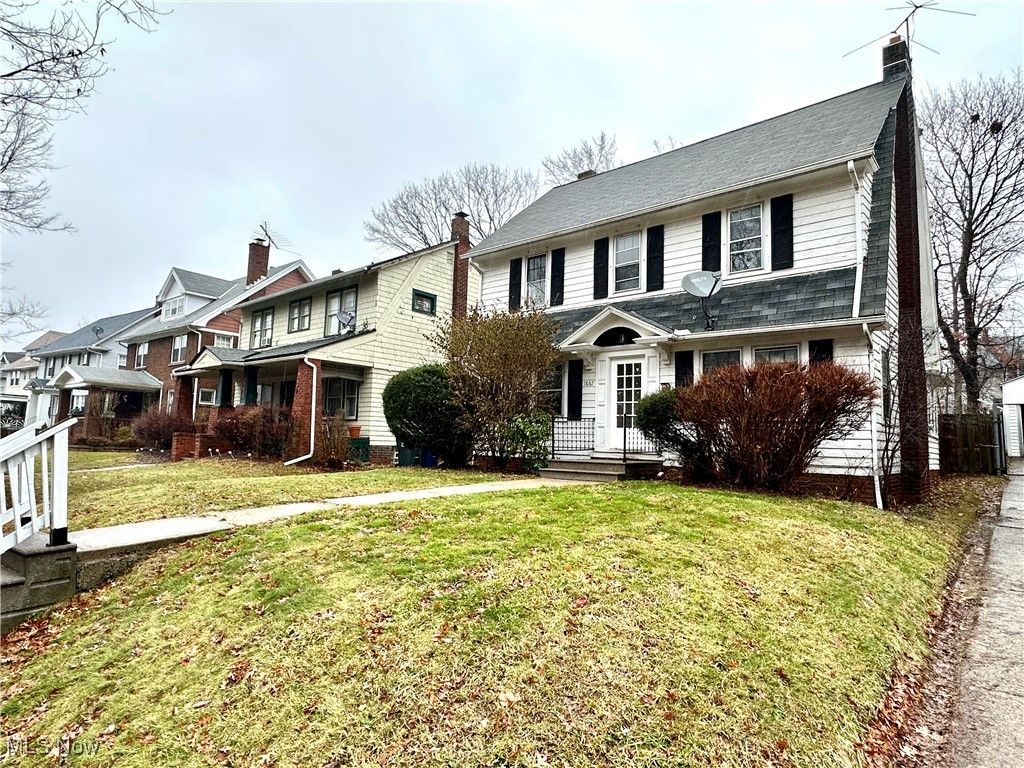 Photo of 1665 Cumberland Road, Cleveland Heights, OH 44118 (MLS # 5178672)