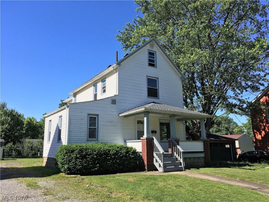 3 bedroom home with nice wood floors, eat-in kitchen in addition to large dining room. Home has new carpet in all bedrooms and home has a new roof in 2017