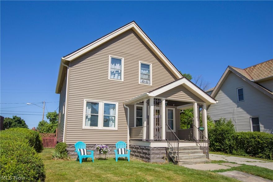 Charming 3 bedroom 1 bath colonial in quaint west side neighborhood.  Loads of potential with newer roof (3yrs), gutters (3yrs), siding (3yrs), furnace (9yrs) and hot water tank (9yrs).  Large kitchen and separate dining room allow plenty of space, while the private back yard makes for wonderful entertaining!  Close to major highways, restaurants and shopping!