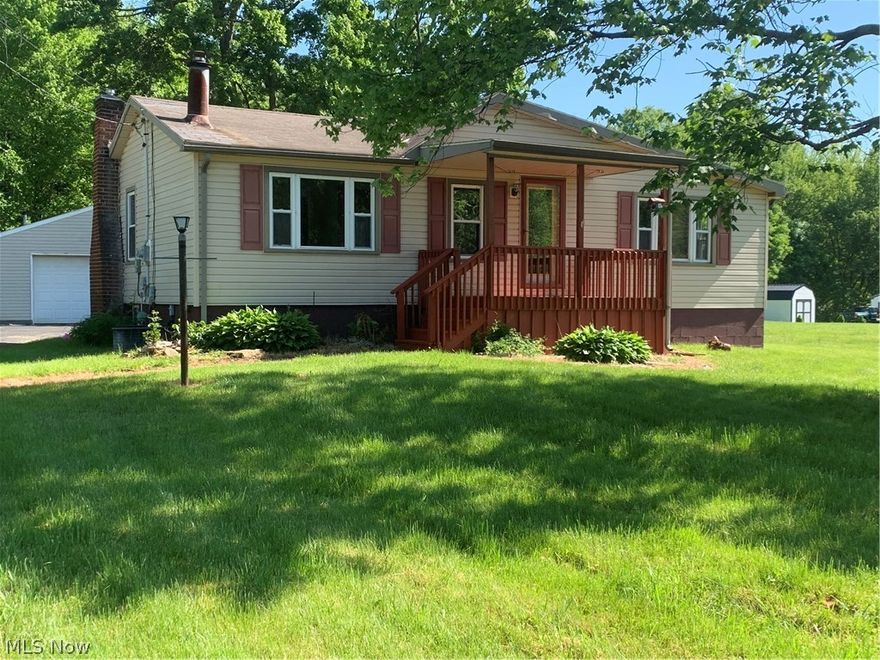 Looking for the quiet country feel, yet close to almost everything? This home is waiting for you! This will make a Great starter home or even better idea for down sizing. Want to plant your own garden, there's plenty of space, and a shed to keep your tools! Fresh, clean and quiet best describes this home.  

Mineral Ridge is close to everything! Major highways, country back roads, shopping, community parks and great schools are all accessible within minutes.