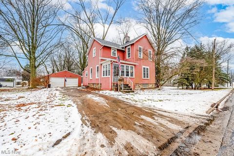 Photo of 1723 E 3rd Street, Salem, OH 44460 (MLS # 5179870)