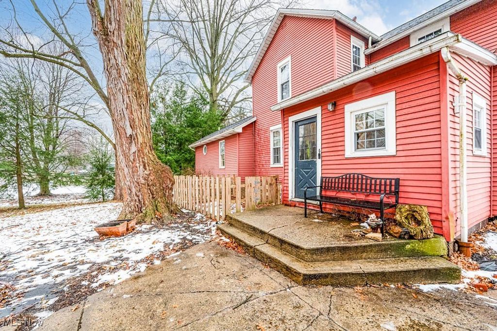 Photo of 1723 E 3rd Street, Salem, OH 44460 (MLS # 5179870)