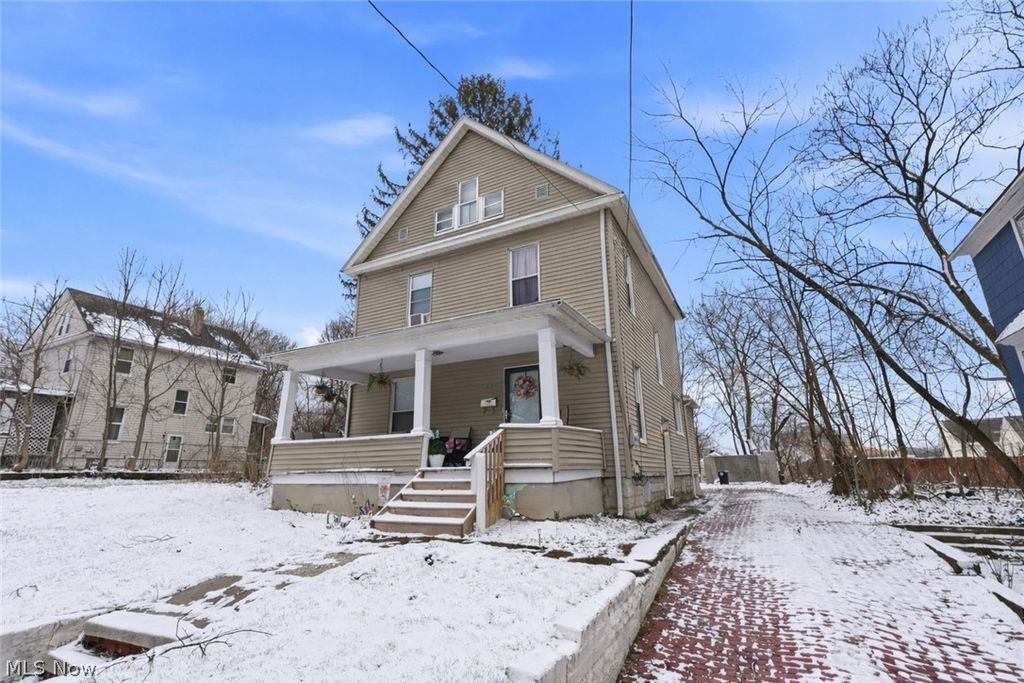 Photo of 975 Raymond Street, Akron, OH 44307 (MLS # 5194103)