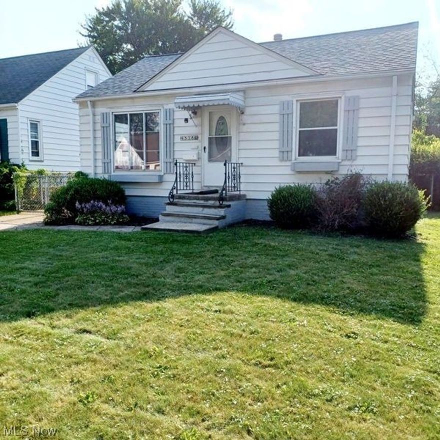 HURRY BEFORE IT'S GONE!!! WELL CARED FOR SPOTLESS RANCH FEATURES GORGEOUS FRONT DOOR, SPACIOUS LIVING ROOM, LARGE BEDROOMS, 
NEW CARPET, SPACIOUS KITCHEN, FULL BASEMENT, WASHER/DRYER HOOK UPS ON THE MAIN AND LOWER LEVEL, ENORMOUS TWO  CAR GARAGE WITH TONS OF STORAGE, FULLY FENCED YARD AND MORE!!!!