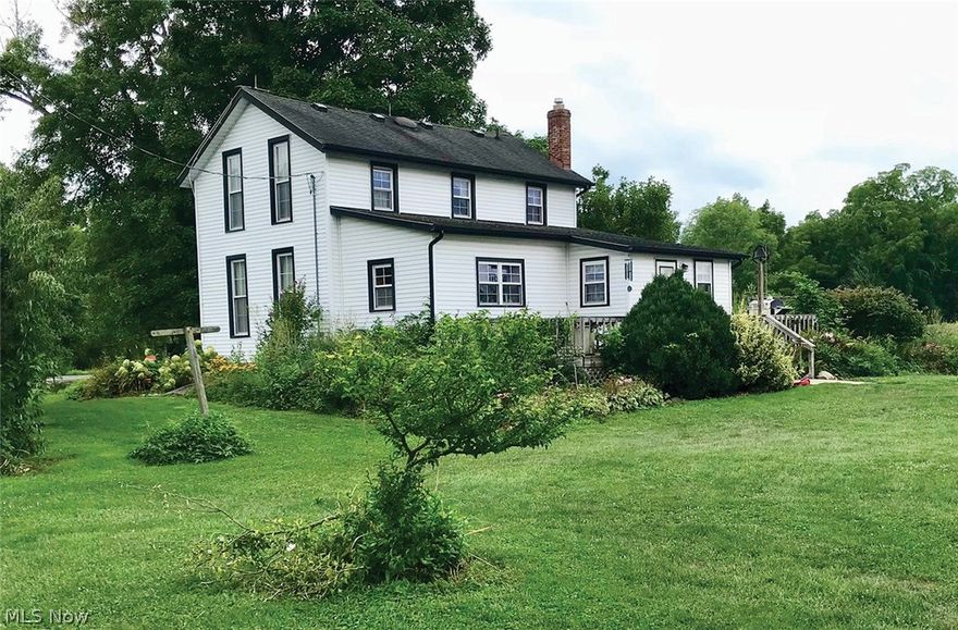 Martin Family Dispersal Auction – Excellent 257-Acre Grain Farm – Also Two-Story Home W/ 1.5 Acres – Spencer Twp. – Medina County, Ohio. All sells on location: FRIDAY - SEPTEMBER 7, 2018 – 10:30 AM, REAL ESTATE SELLS AT 11:00 AM.
SALE #2 – TWO STORY HOME ON 1.5 ACRES WITH ADDRESS OF 11581 SPENCER MILLS RD.: Featuring modern oak kitchen w/gas range, refrigerator, & dishwasher. Dining room, living room, mud room, and half bath. Two bedrooms up plus large bath w/jacuzzi tub. Walkout basement w/free gas heat per lease. Large rear deck to backyard and blueberry patch. Opportunity knocking! See MLS #4031079 and 4031085 for Sale #1.