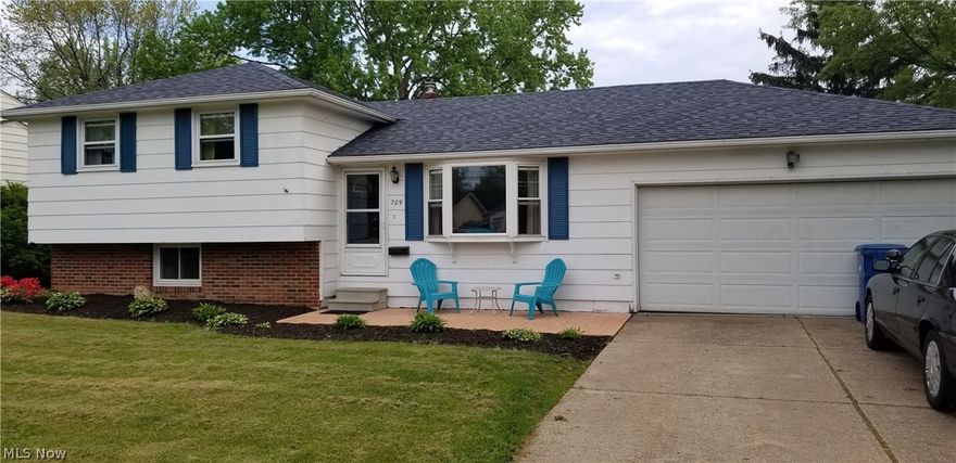 Beautiful 3 bedroom split-level.  Wonderful hardwood floors in living room which leads to ceramic floors in dining and kitchen areas.  You will enjoy the accommodating and cozy setting of the family room.  Two extra bonus rooms located in the basement currently used as bedrooms are a real plus.  Good size backyard with patio for summer fun.  Call today for your personal showing!