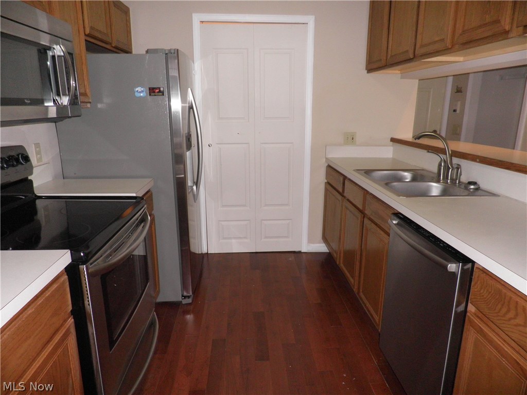 Courts Country Lakes Condo - Residential Lease