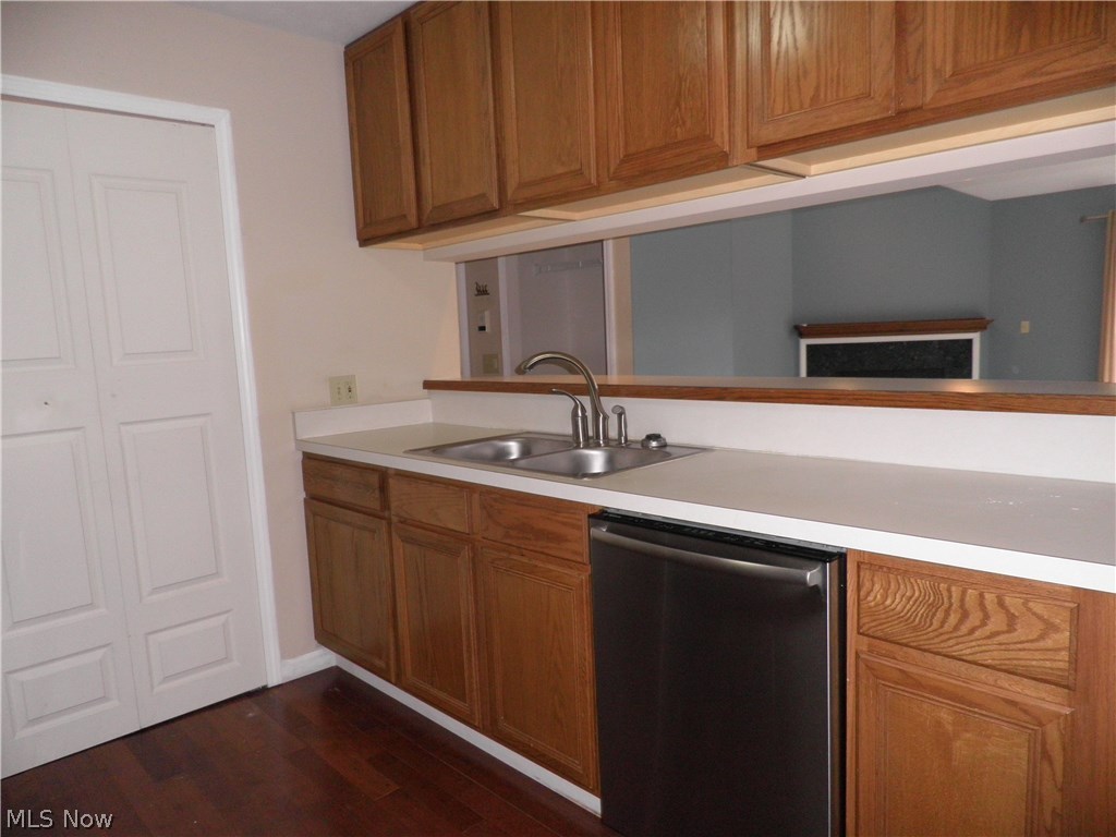 Courts Country Lakes Condo - Residential Lease