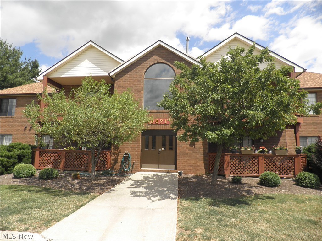 Courts Country Lakes Condo - Residential Lease