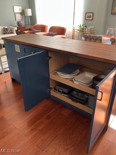 Diplomat Condo - Residential