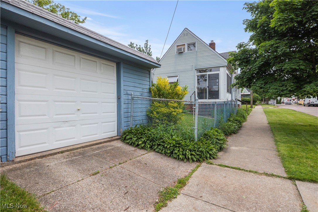 5722 Delora Avenue, Cleveland, Ohio image 31