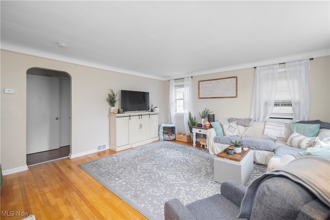 5722 Delora Avenue, Cleveland, Ohio image 2