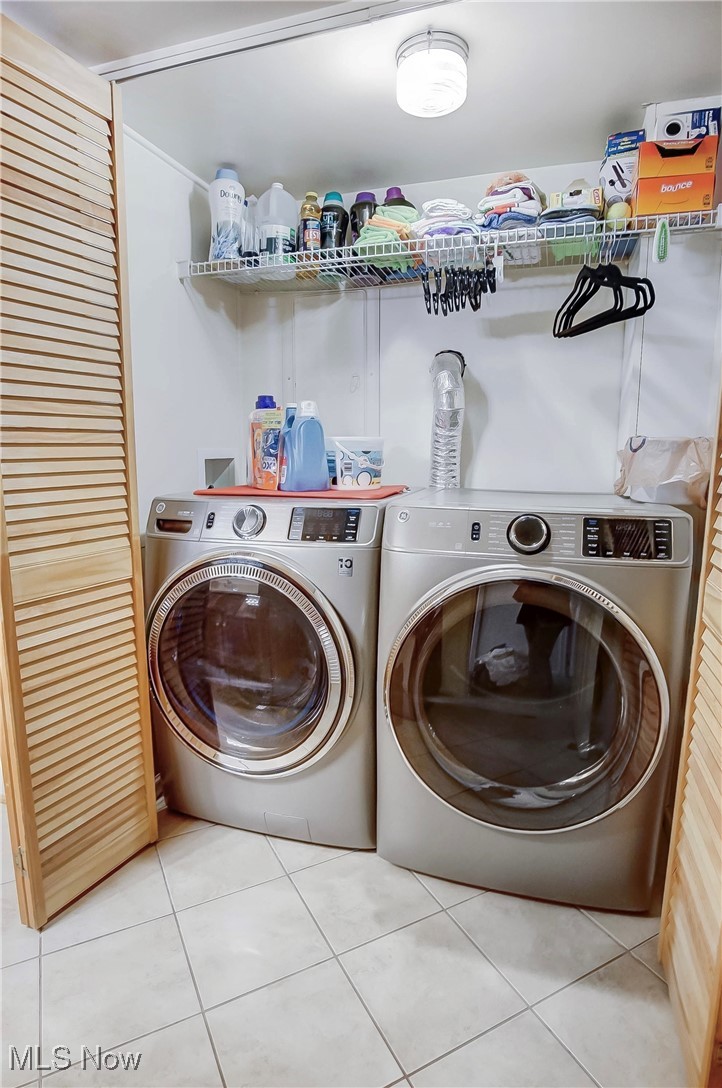 Riverview Manor - Residential