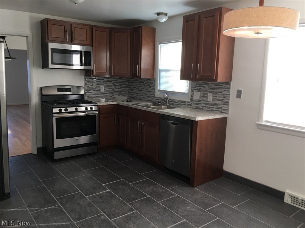 Cedarbrook - Residential Income