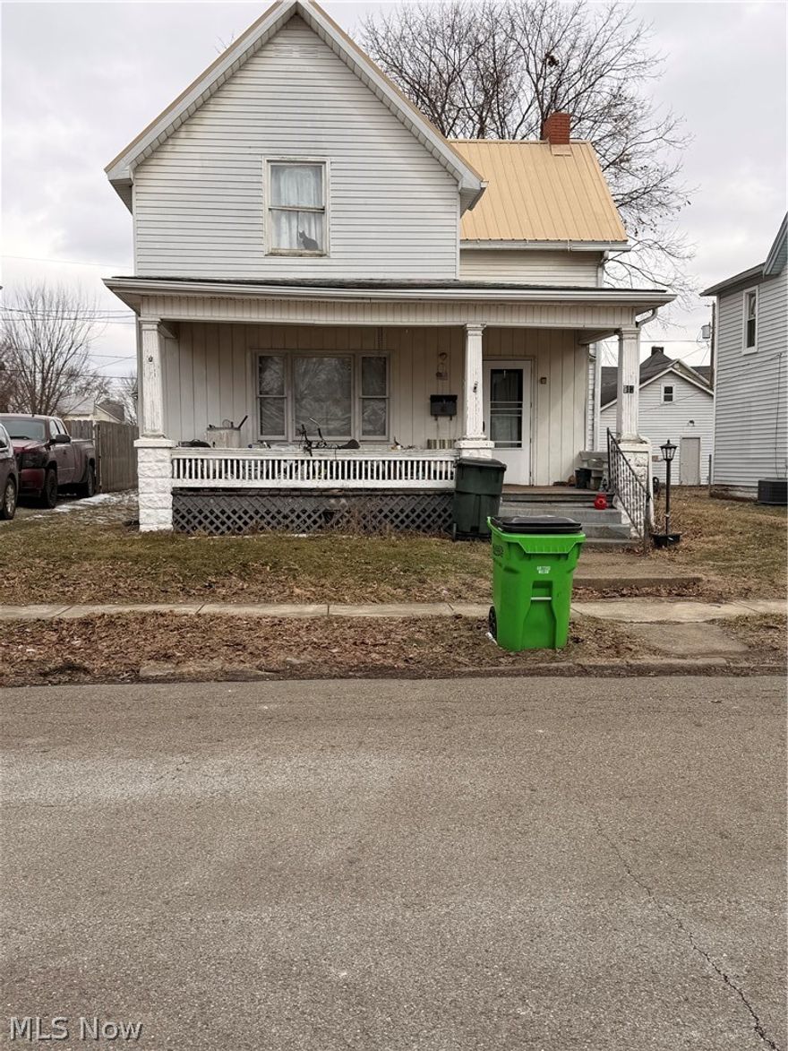 Don't MISS this income-generating home, with tenant already in place. Ideal opportunity for investors seeking immediate rental returns.