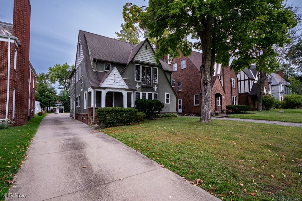 Photo of 18405 Newell Road, Shaker Heights, OH 44122 (MLS # 5181435)