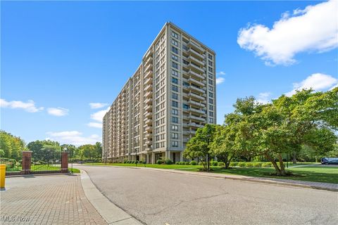 1 Bratenahl Place Unit 310, Bratenahl, OH 44108 - MLS#: 5107068