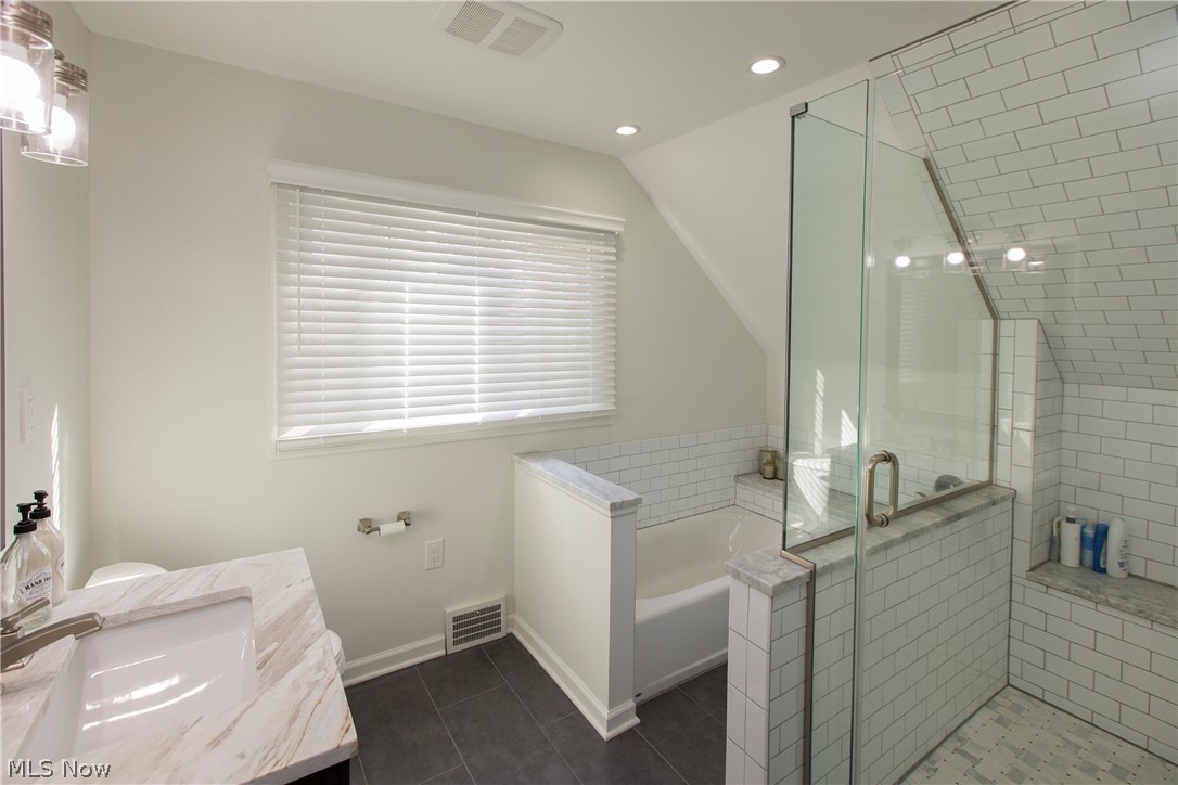 Alex Bruscinos 02 - Residential