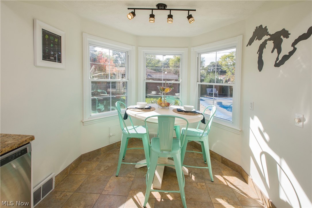 Alex Bruscinos 02 - Residential