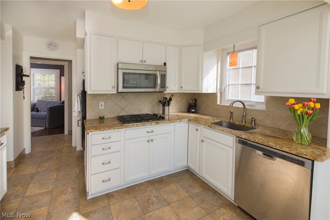 Alex Bruscinos 02 - Residential