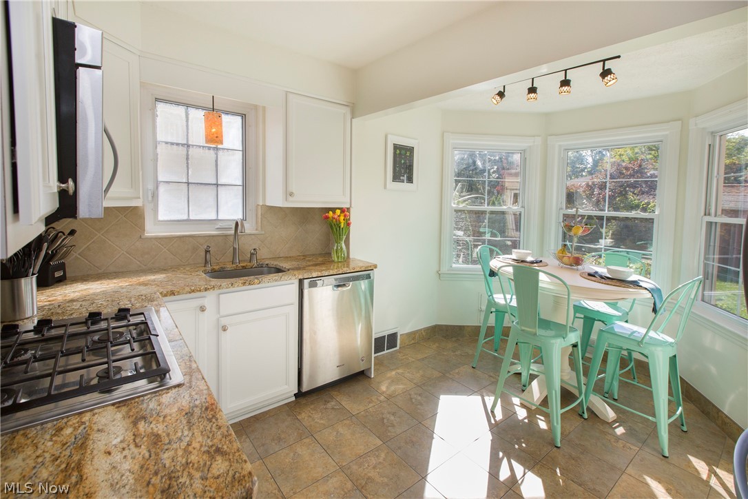 Alex Bruscinos 02 - Residential