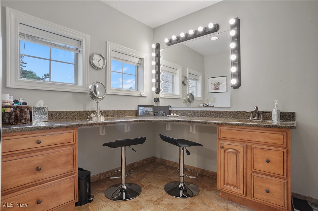 1302 Hillandale Drive, Akron, Ohio image 21