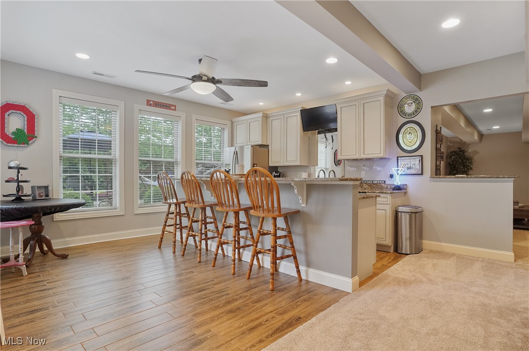 1302 Hillandale Drive, Akron, Ohio image 33