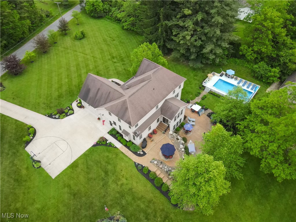 1302 Hillandale Drive, Akron, Ohio image 3