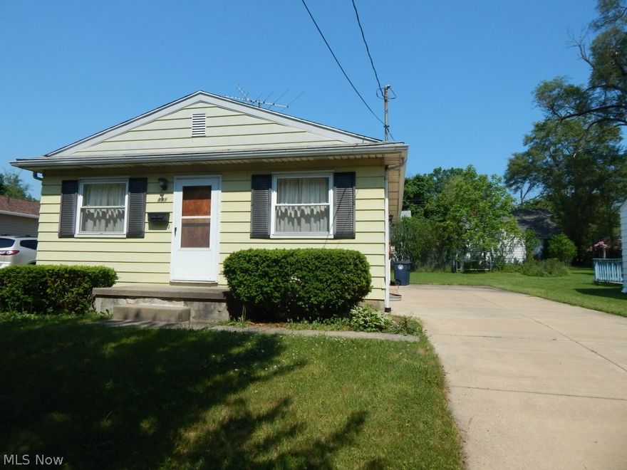 One owner Ranch, Sound and solid needs some TLC a little paint and new carpet you have a great house with great mechanics. 
Updated roof, windows, etc. This is " as is". 
Call for details.
