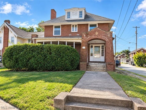 Photo of 29 11th Street NE, Massillon, OH 44646 (MLS # 5252502)