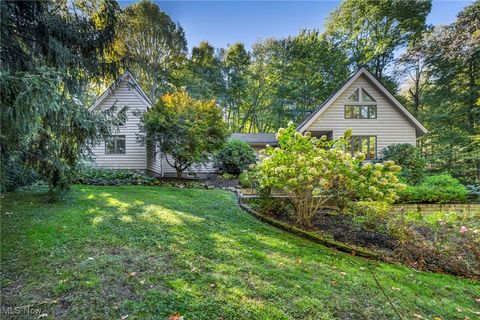 8405 Lucerne Drive Chagrin Falls OH 44023