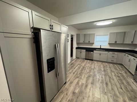 Tiny photo for 601 5th Street, Struthers, OH 44471 (MLS # 5254807)