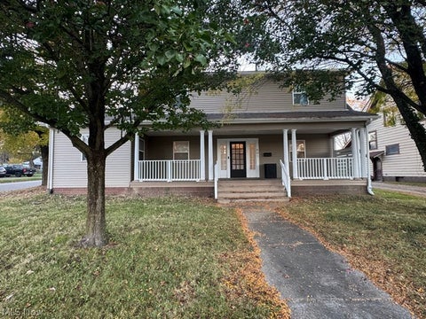 Photo of 601 5th Street, Struthers, OH 44471 (MLS # 5254807)