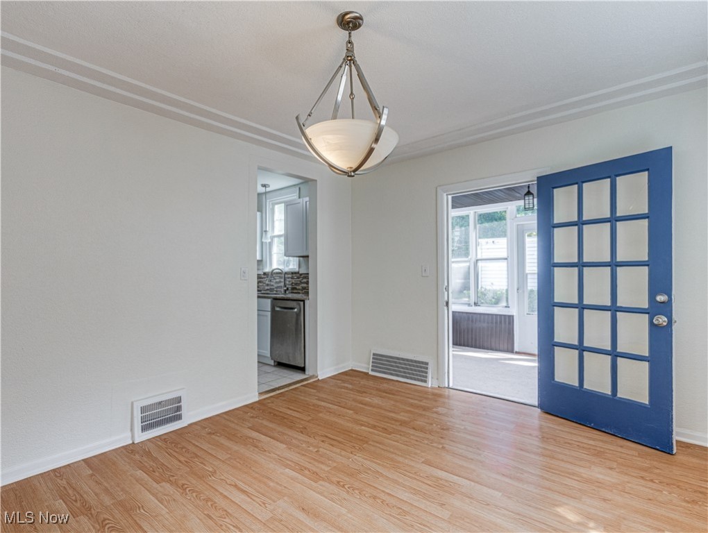 Laura M Stewarts - Residential