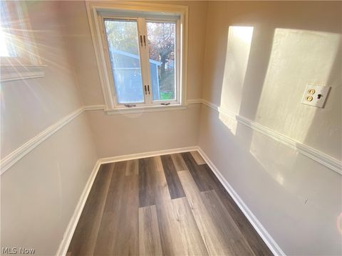 Tiny photo for 1478 Sherbrook Road #Lower, South Euclid, OH 44121 (MLS # 5202968)