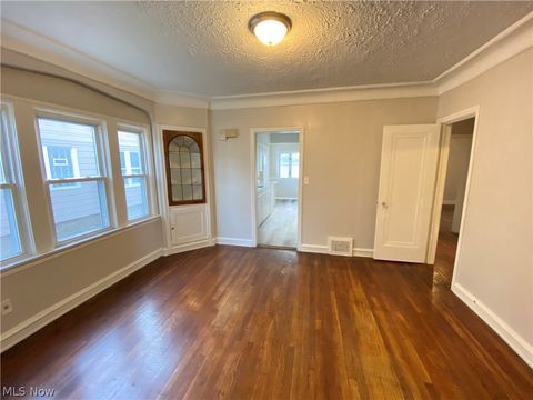 Tiny photo for 1478 Sherbrook Road #Lower, South Euclid, OH 44121 (MLS # 5202968)