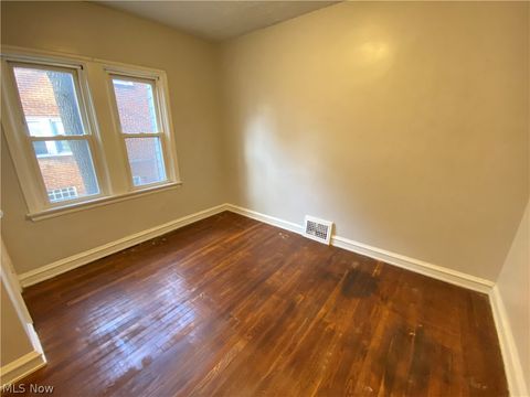 Tiny photo for 1478 Sherbrook Road #Lower, South Euclid, OH 44121 (MLS # 5202968)