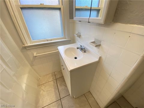 Tiny photo for 1478 Sherbrook Road #Lower, South Euclid, OH 44121 (MLS # 5202968)