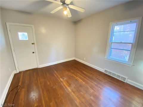 Tiny photo for 1478 Sherbrook Road #Lower, South Euclid, OH 44121 (MLS # 5202968)