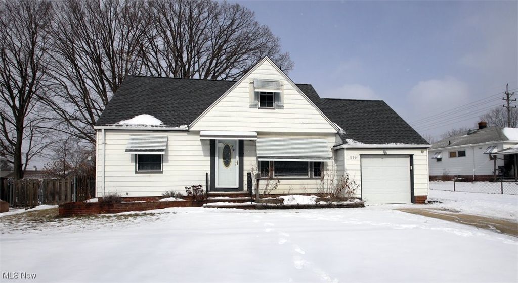 Photo of 13364 Bellbrook Drive, Brook Park, OH 44142 (MLS # 5183467)