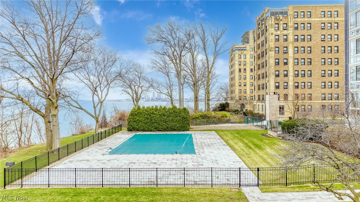 Marine Towers East Condo - Residential