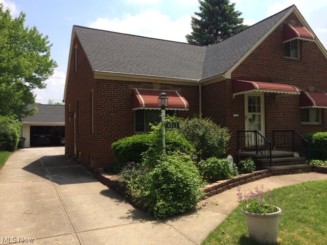 Royal Lorain - Residential