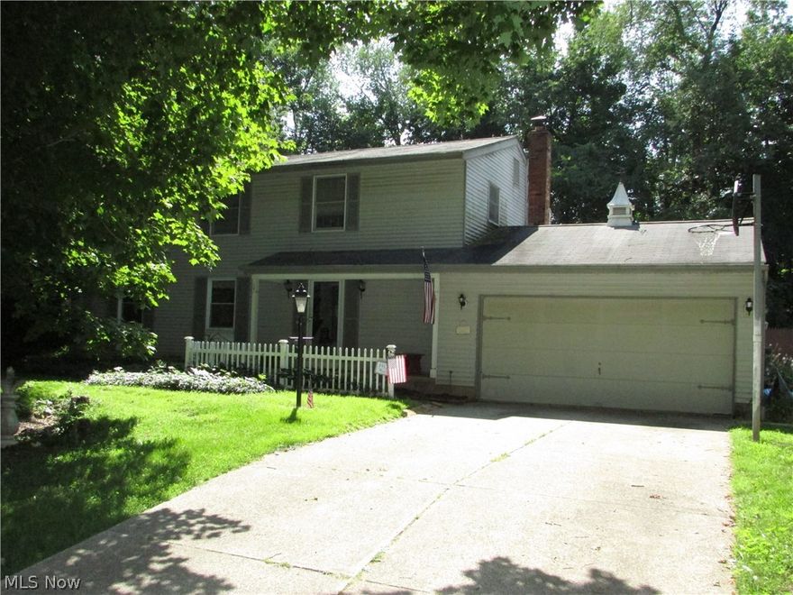 Quality bones in this 4 bedroom, 2.5 bath Copley Colonial.  A large family room has a wonderful fireplace. The living and dining rooms are spacious.  There is a large screened porch off of the family room.  Nice lot, attached 2 car garage, full basement.  Contact agent for details of short sale.