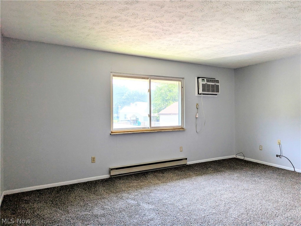 Village/Minerva - Commercial Sale