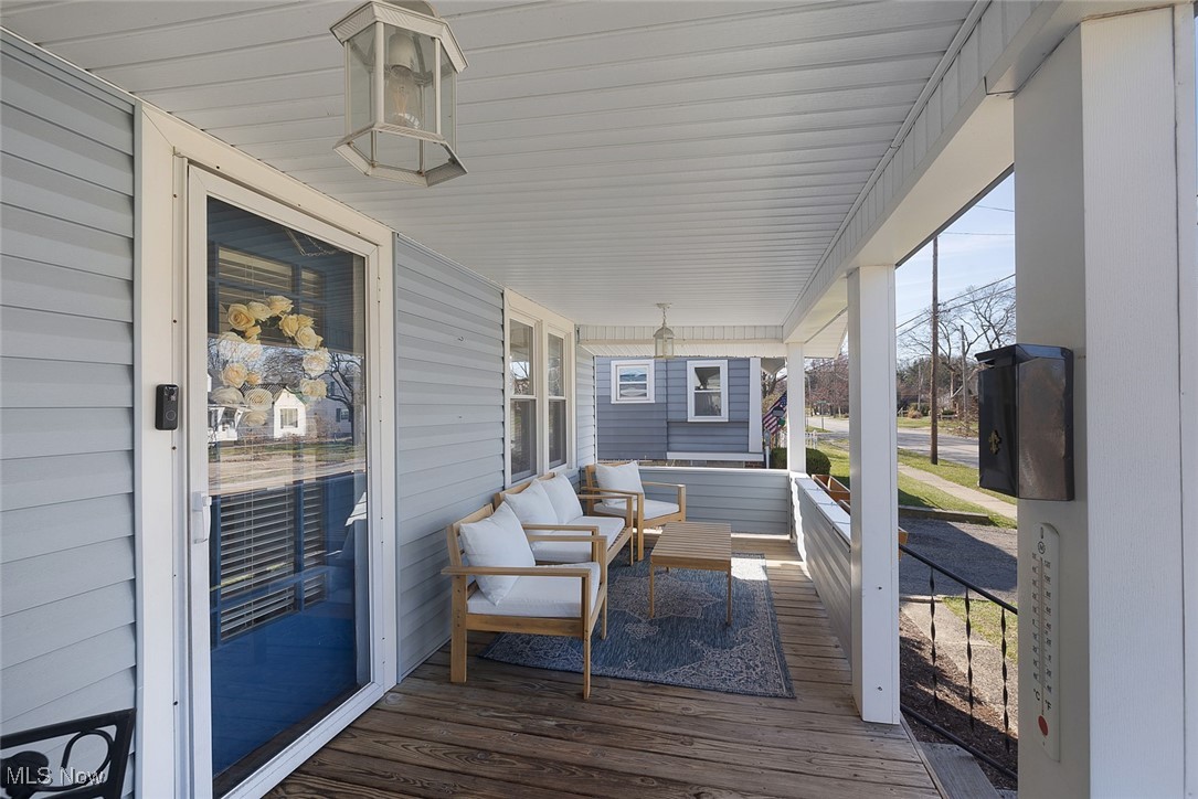 2741 Oakwood Drive, Cuyahoga Falls, Ohio image 3