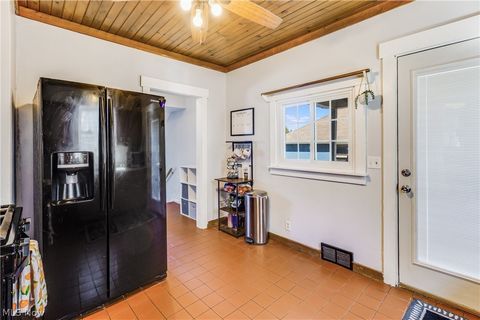 Tiny photo for 203 Hager Street, Hubbard, OH 44425 (MLS # 5190676)