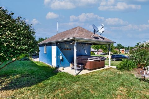 Tiny photo for 203 Hager Street, Hubbard, OH 44425 (MLS # 5190676)