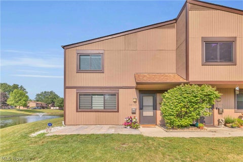 Condo For Sale - 26636 Lake Of The Falls Road<br/> Olmsted Falls, OH 44138