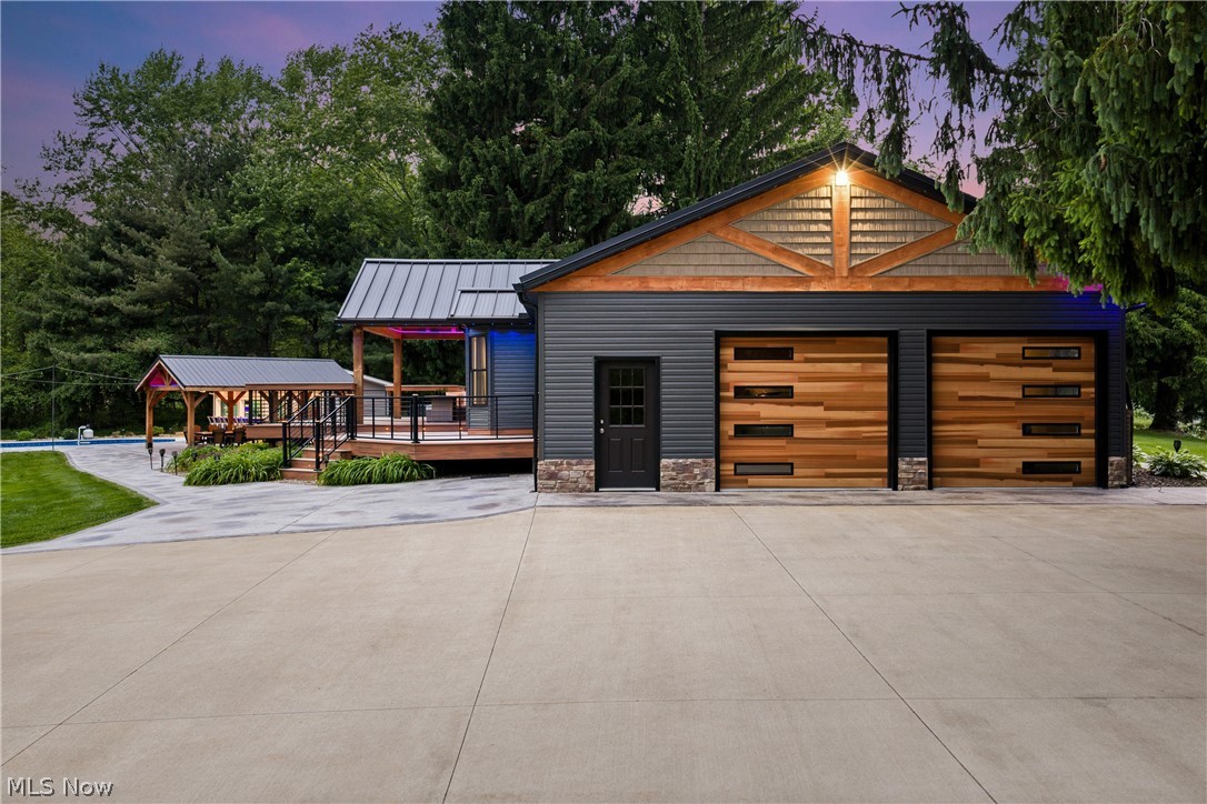 408 Center Road