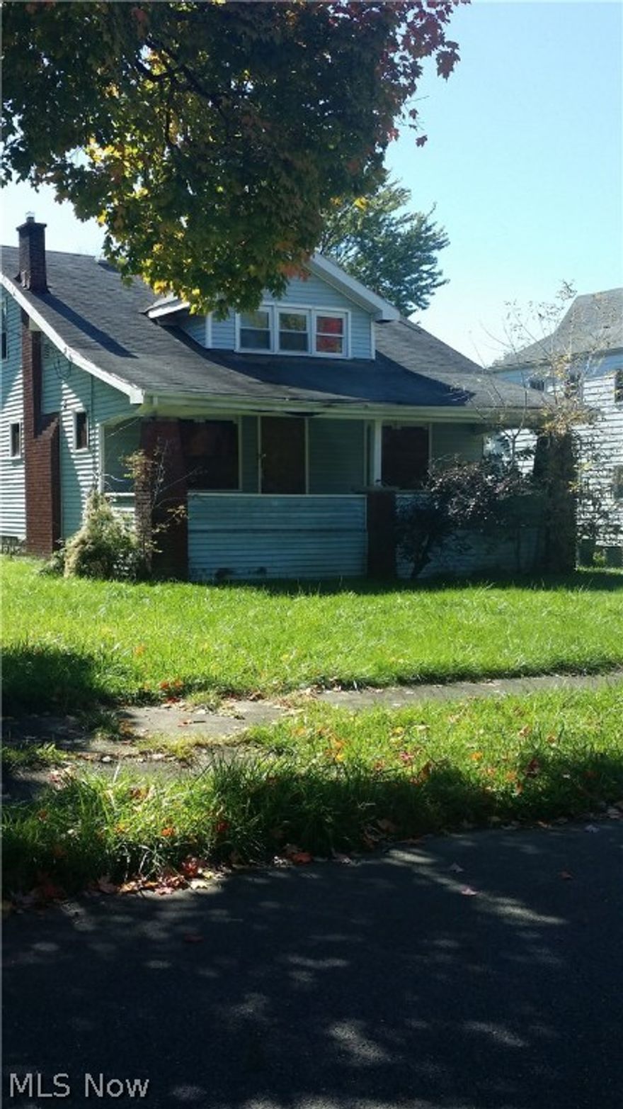 203K Renovation opportunity nestled in the Millcreek community. Over 1600 square feet of living. Fantastic opportunity to place your mark on an affordable fixer. Live in while you fix it! Don't delay, call today!